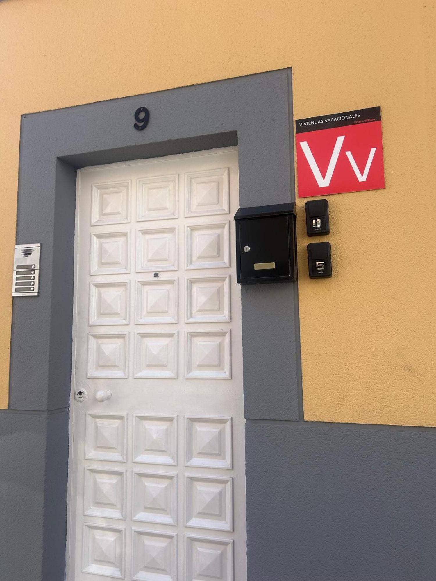 Acogedor Atico Con Terraza En San Cristobal De La Laguna Bagian luar foto